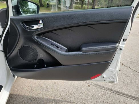 Used 2016 Kia Forte LX FWD image 28