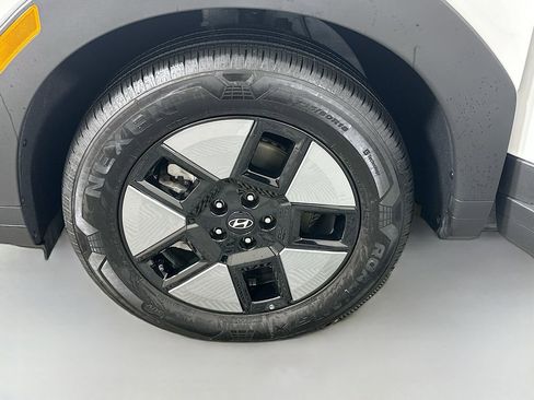 Certified 2026 Hyundai Santa Fe SE FWD image 30