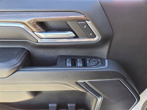 Used 2024 Chevrolet Silverado 2500 LT w/ Convenience Package image 17