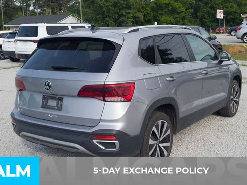 Used 2024 Volkswagen Taos SE FWD image 3