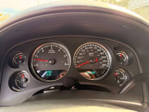 Used 2013 Chevrolet Avalanche LTZ AWD/4WD image 21
