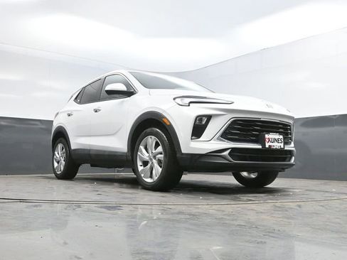 Used 2025 Buick Encore GX Preferred image 45