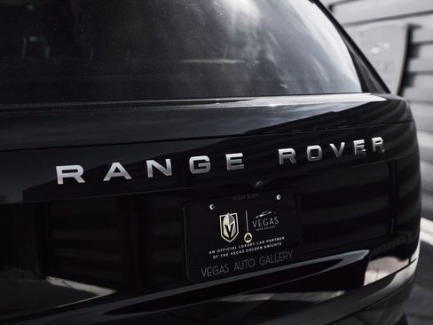 Used 2024 Land Rover Range Rover Long Wheelbase SE image 10