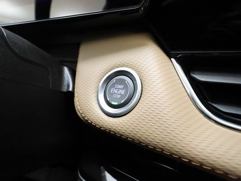 Used 2025 Chevrolet Equinox ACTIV w/ Safety and Technology Package image 19