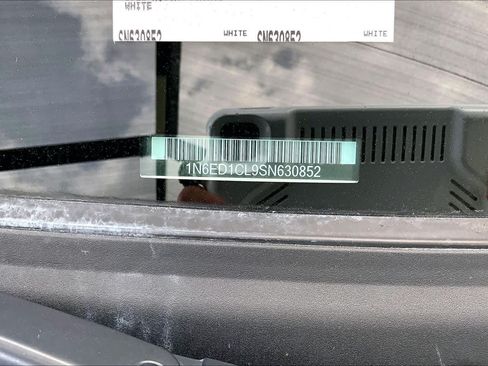 Certified 2025 Nissan Frontier SV RWD image 33