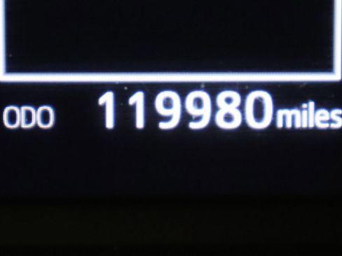 Used 2018 Toyota RAV4 XLE image 25