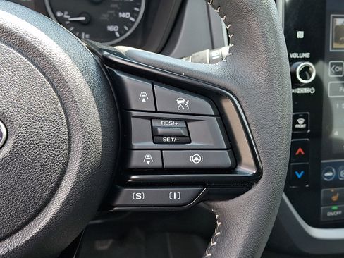 Used 2025 Subaru Forester Premium AWD/4WD image 24