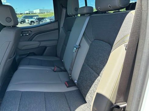 Used 2024 Chevrolet Colorado ZR2 w/ Technology Package AWD/4WD image 18