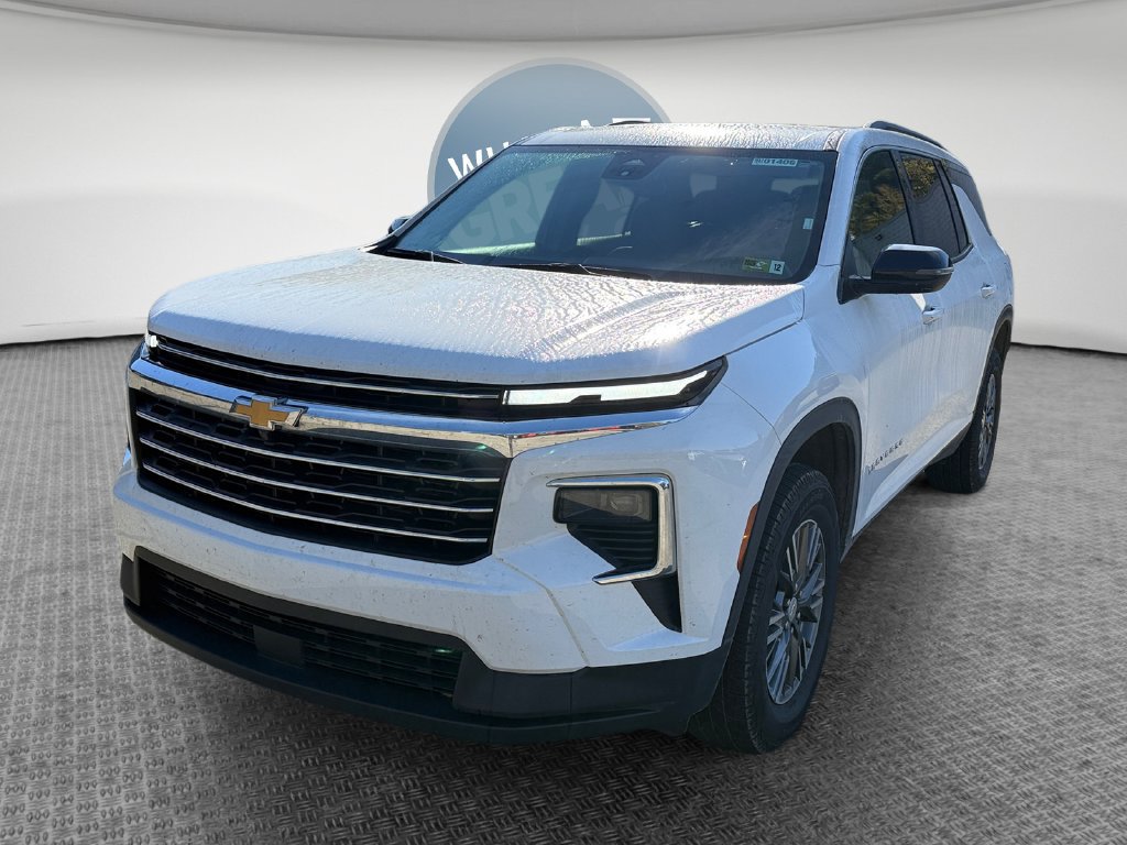 Used 2025 Chevrolet Traverse LT AWD/4WD image 8