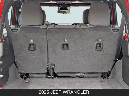 Used 2025 Jeep Wrangler Unlimited Rubicon AWD/4WD image 23
