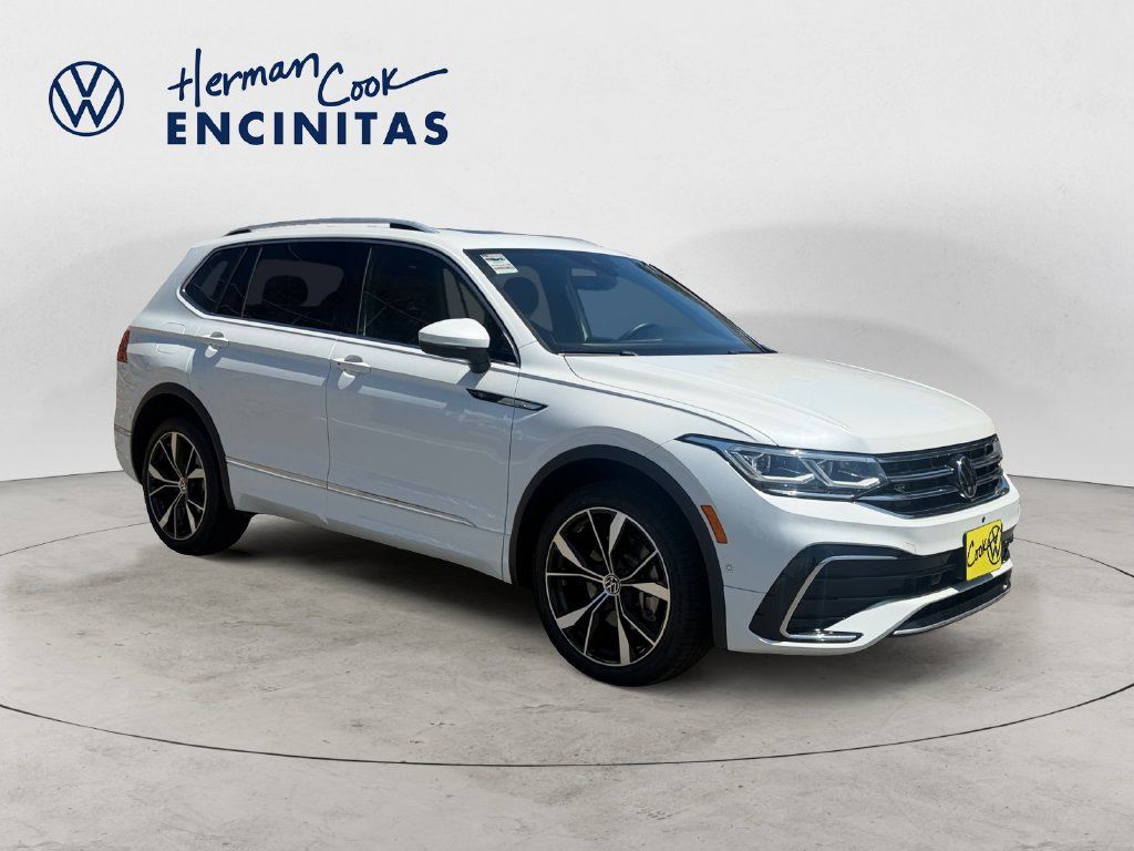 Certified 2023 Volkswagen Tiguan SEL R-Line AWD/4WD image 7