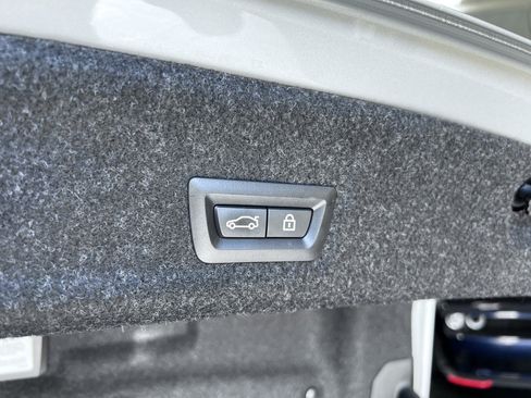 Used 2021 BMW 330e w/ Convenience Package RWD image 29