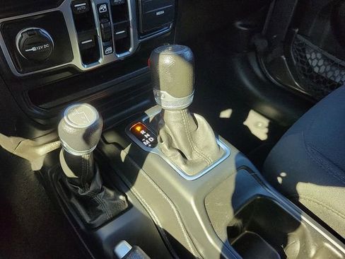 Used 2018 Jeep Wrangler Unlimited Sport S image 20