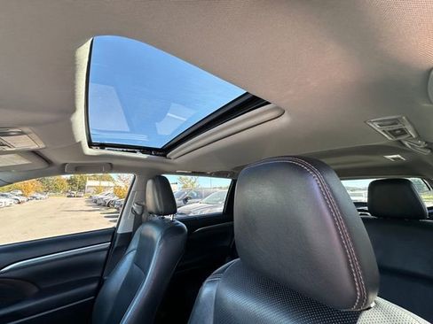 Used 2017 Toyota Highlander Limited image 33