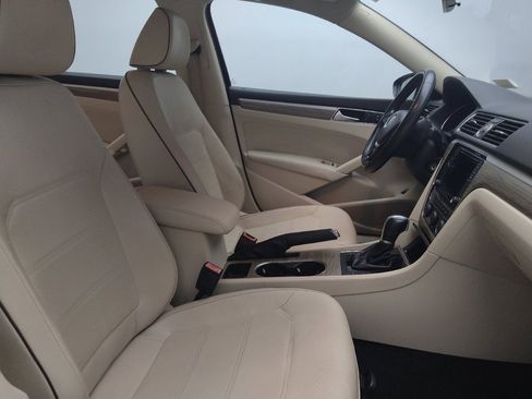 Used 2016 Volkswagen Passat 1.8T SE w/ Lighting Package (P06) image 21