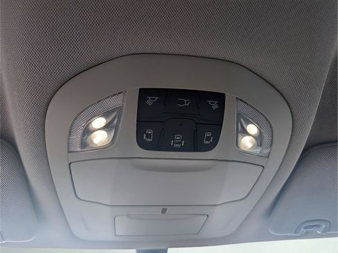 Used 2023 Chrysler Pacifica Touring-L FWD image 20