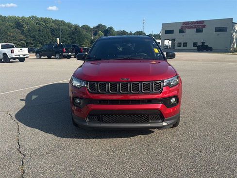 Used 2026 Jeep Compass Limited AWD/4WD image 2