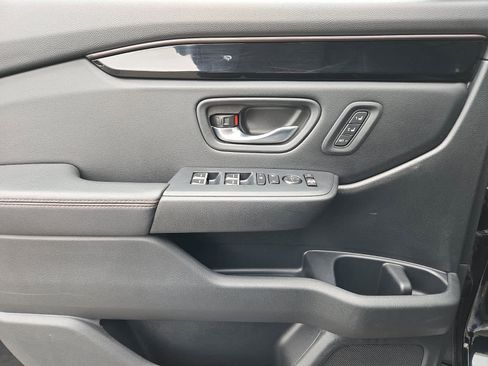 Certified 2025 Honda Pilot TrailSport image 14