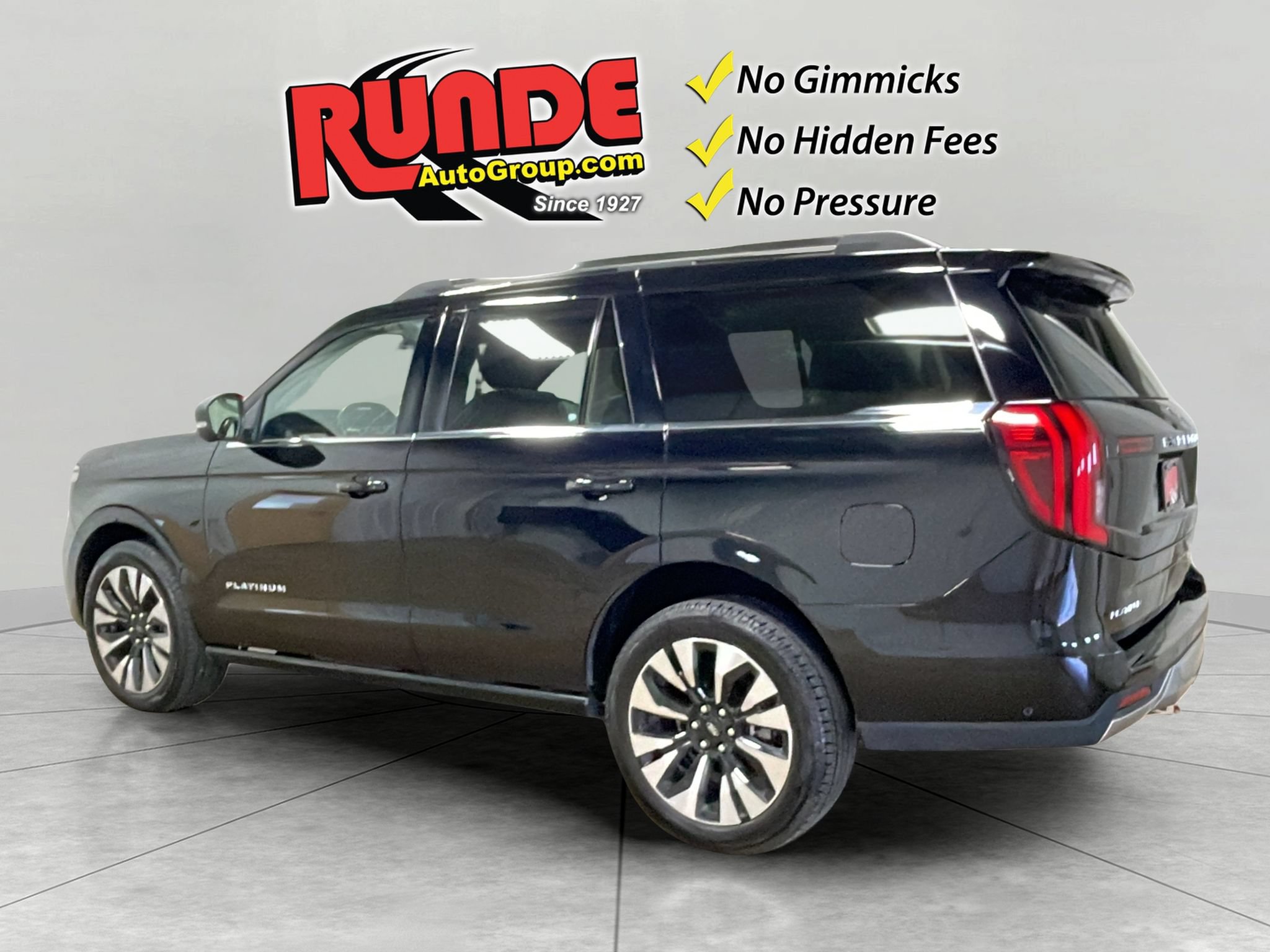 Used 2025 Ford Expedition Platinum w/ Driver's Package AWD/4WD image 4