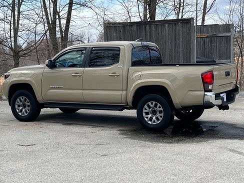 Used 2019 Toyota Tacoma SR5 image 5