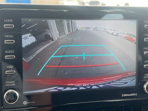 Used 2021 Toyota Corolla LE image 18