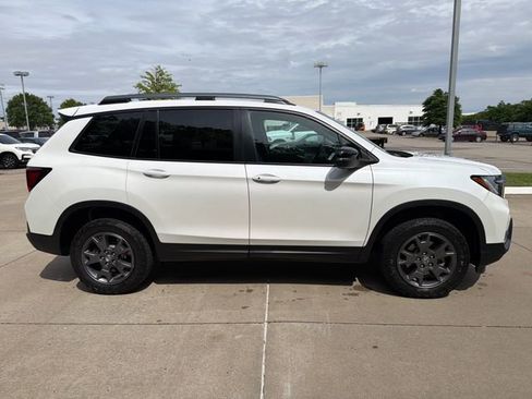 Used 2024 Honda Passport TrailSport image 6