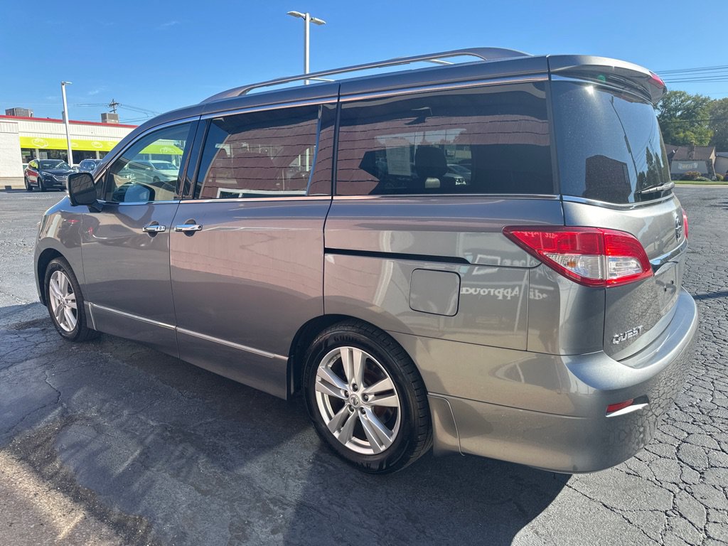 Used 2015 Nissan Quest Platinum FWD image 3