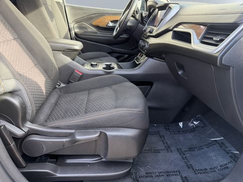 Used 2020 GMC Terrain SLE w/ Driver Convenience Package image 7