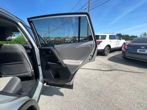 Used 2013 Toyota RAV4 XLE image 15