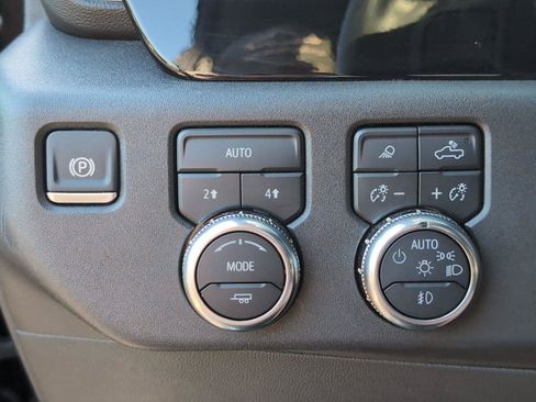 Used 2024 GMC Sierra 1500 SLT AWD/4WD image 31