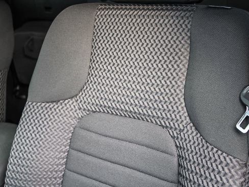 Used 2019 Nissan Frontier SV image 14