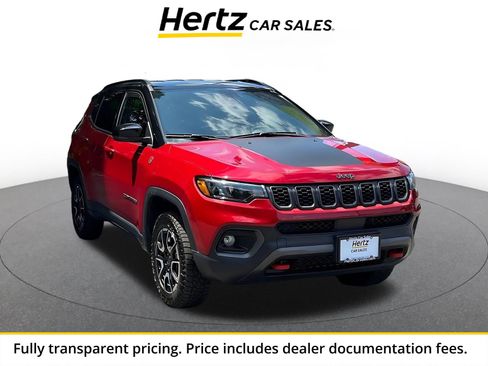 Used 2025 Jeep Compass Trailhawk AWD/4WD image 1