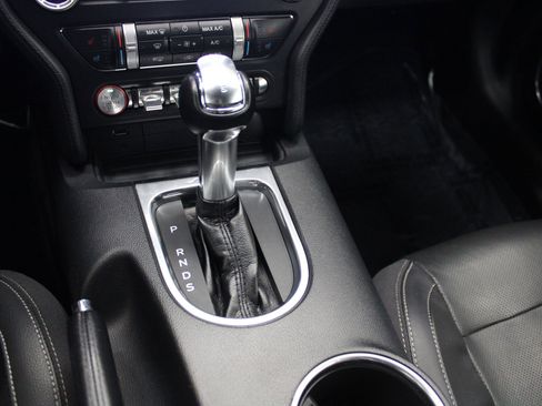 Used 2019 Ford Mustang GT Premium RWD image 28