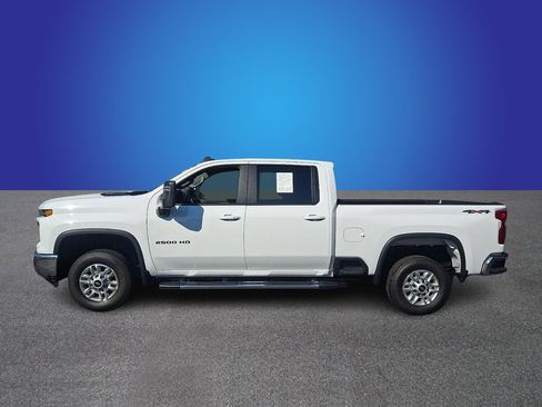 Used 2025 Chevrolet Silverado 2500 LT w/ Convenience Package AWD/4WD image 7
