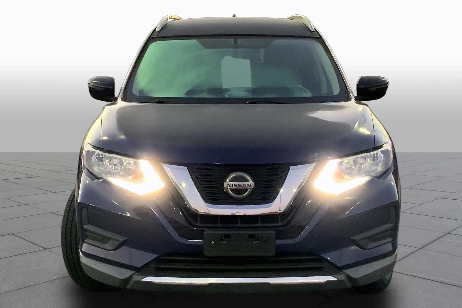 Used 2018 Nissan Rogue SV FWD image 4