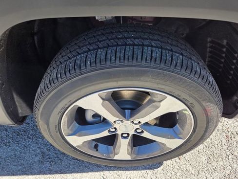 New 2026 Jeep Grand Cherokee Limited w/ Luxury Tech Group II image 27