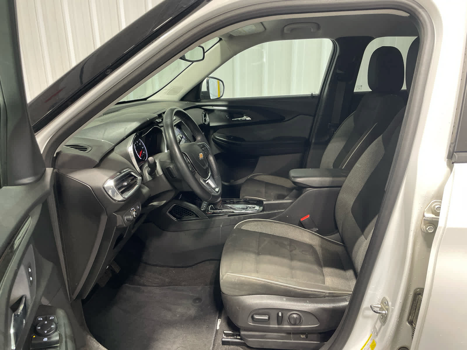 Used 2021 Chevrolet TrailBlazer LT AWD/4WD image 6