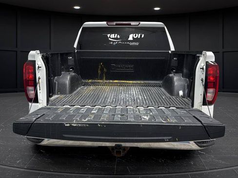Used 2023 GMC Sierra 1500 SLE w/ Enhanced Capability Package AWD/4WD image 24