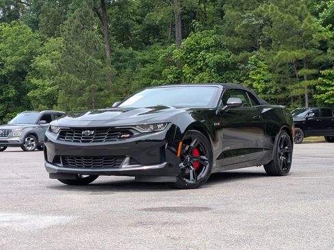 Used 2022 Chevrolet Camaro LT w/ RS Package RWD image 4