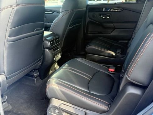Used 2025 Honda Pilot TrailSport image 26