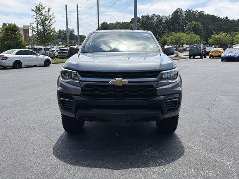 Used 2022 Chevrolet Colorado LT AWD/4WD image 2