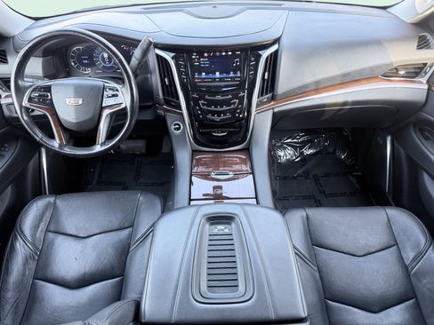 Used 2020 Cadillac Escalade ESV 2WD image 44