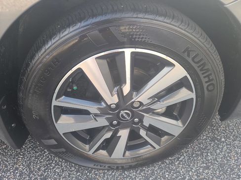 Used 2024 Nissan Versa SV w/ Trunk Package image 14