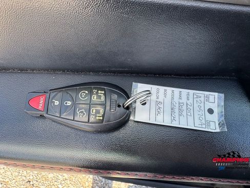 Used 2017 Dodge Grand Caravan GT image 22