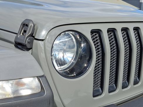 Used 2021 Jeep Wrangler Unlimited Sahara image 10