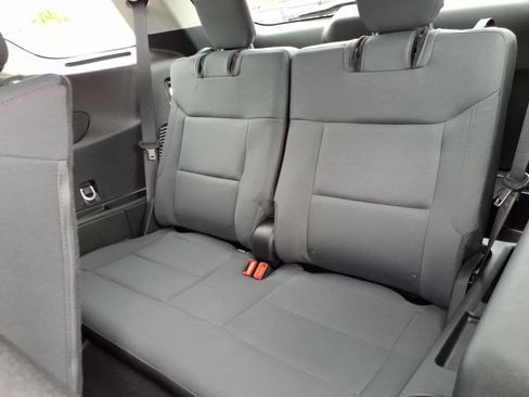 Used 2025 Ford Explorer Active AWD/4WD image 14
