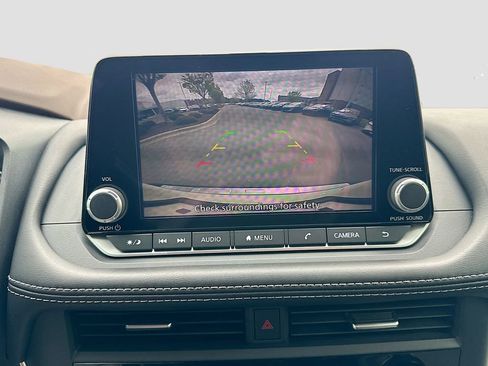 Used 2023 Nissan Rogue SV image 13