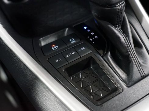 Certified 2025 Toyota RAV4 XLE FWD image 22