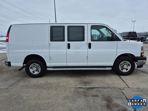 Used 2024 Chevrolet Express 2500 Work Van w/ Driver Convenience Package image 8