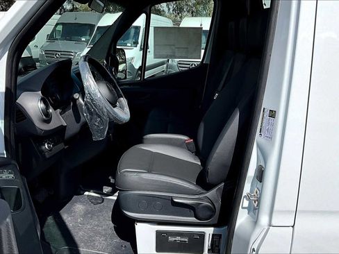 New 2025 Mercedes-Benz Sprinter 2500 image 9